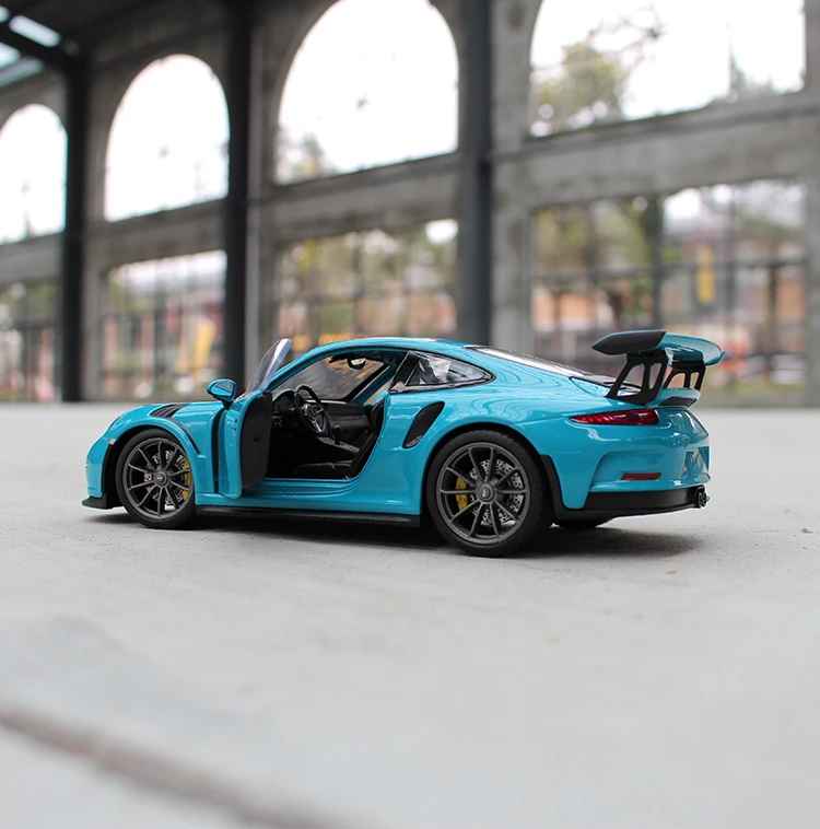Porsche 911 GT3 RS 1:24