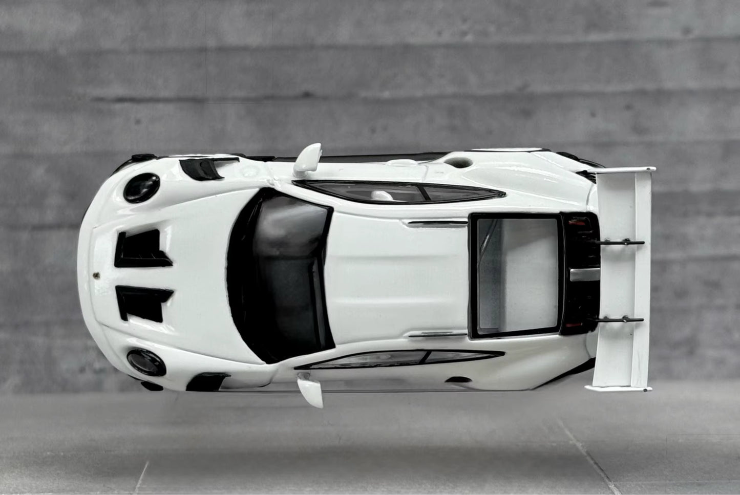 Porsche 911 GT3 RS 1:64 Glow